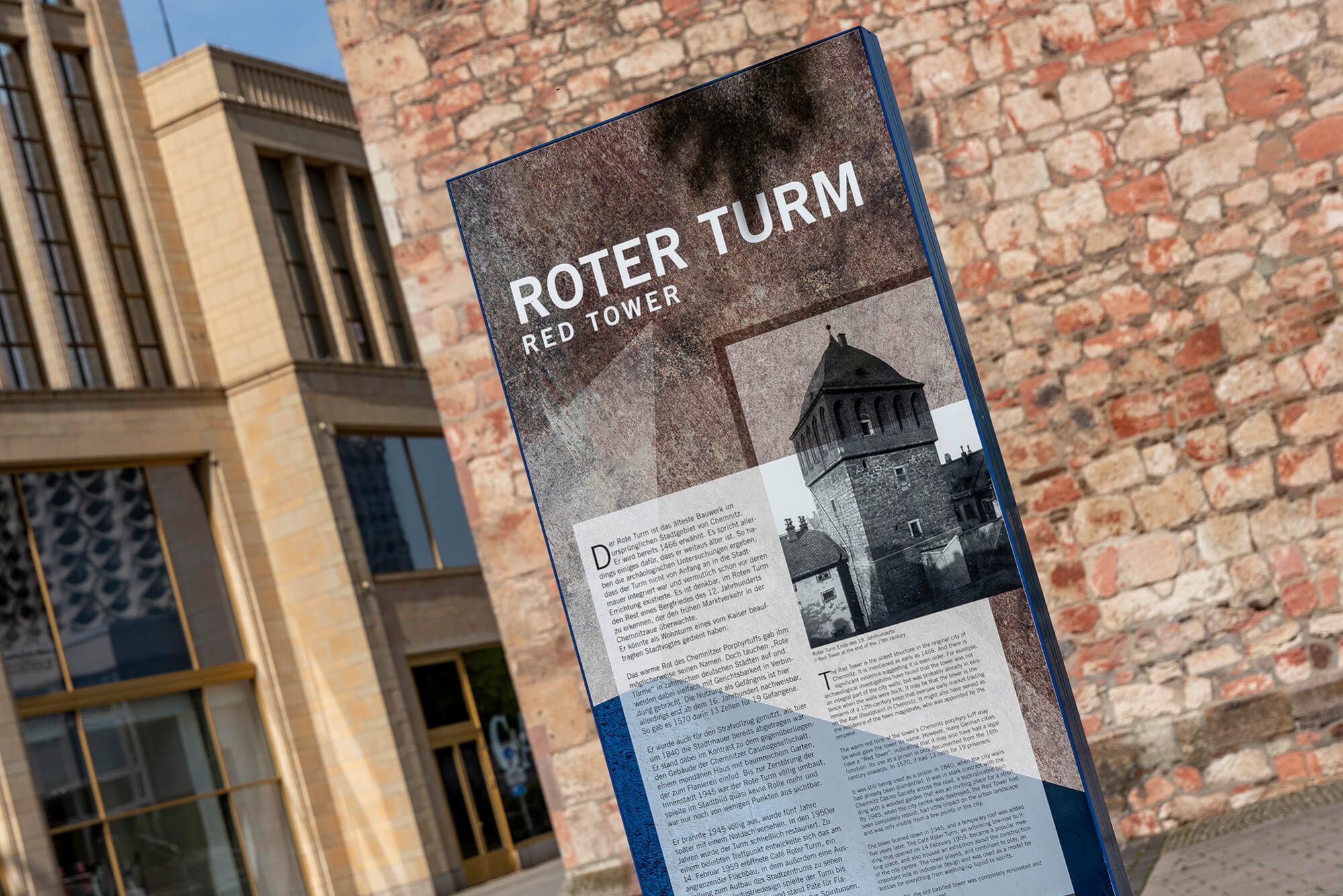 Steles Regulus roter Turm Chemnitz