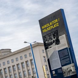 Stele Regulus Nikolaitor / Falkeplatz
