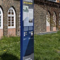 Stele Regulus Alter Flughafen