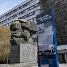 Stele Regulus Karl Marx Monument