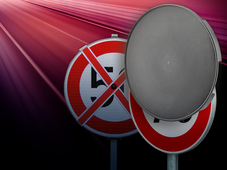 Verkehrsschilder die ausgekreuzt sind