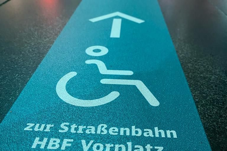 Bodenaufkleber von GECKGO 2 Referenzbild für Bodenaufkleber von GECKGO