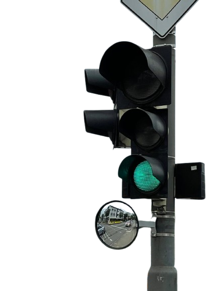 Ampel-Spiegel an einer Ampel Ampel-Spiegel an einer Ampel