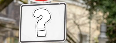 Zusatzschild mit Platzhalter-Fragezeichen