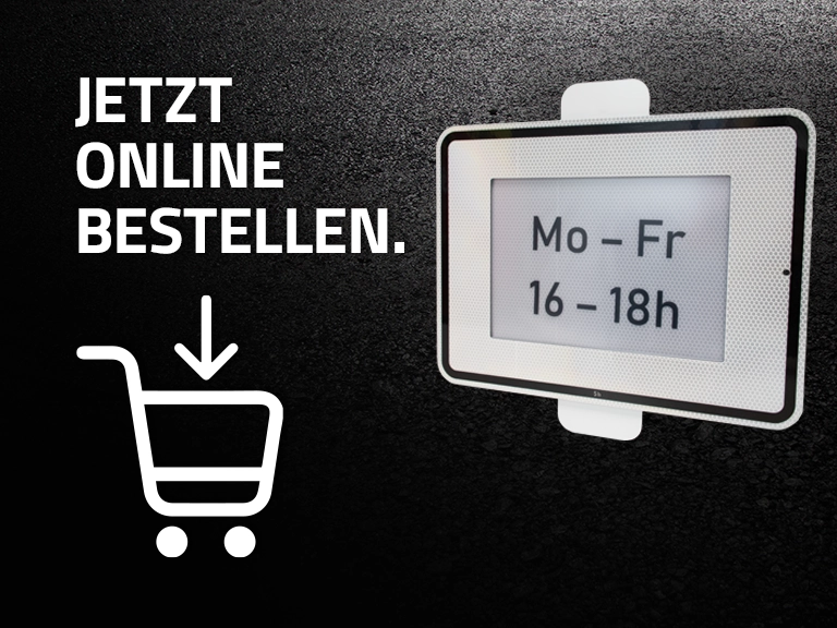 Dargestellt ist ein Einschubschild mit der Aufschrift "Mo-Fr 16-18h". Daneben befindet sich der Verweis zum Webshop "Jetzt online bestellen.".