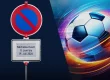 Halteverbotsschild mit Zusatzschild für ein Event, kombiniert mit dynamischem Fußballmotiv als Symbol für Veranstaltung und Events.