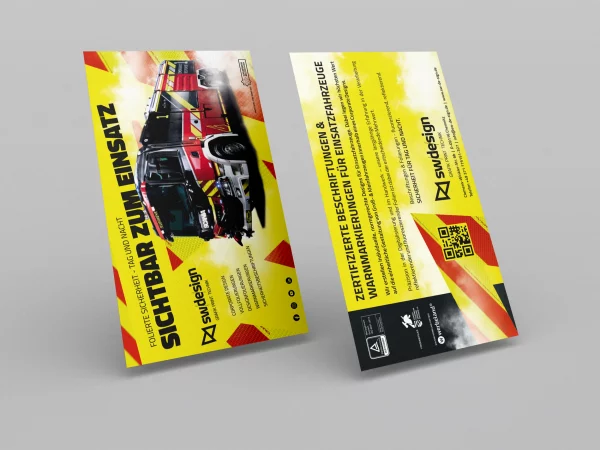 Gestalteter Fahrzeugfolierungsflyer für Einsatzfahrzeuge mit auffälligem Warn- und Sicherheitsdesign von Schilderwerk Beutha.